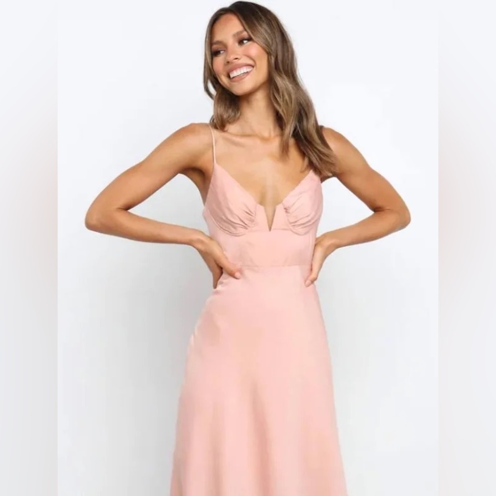New with tags AUS size 6/US XS pink midi dress.